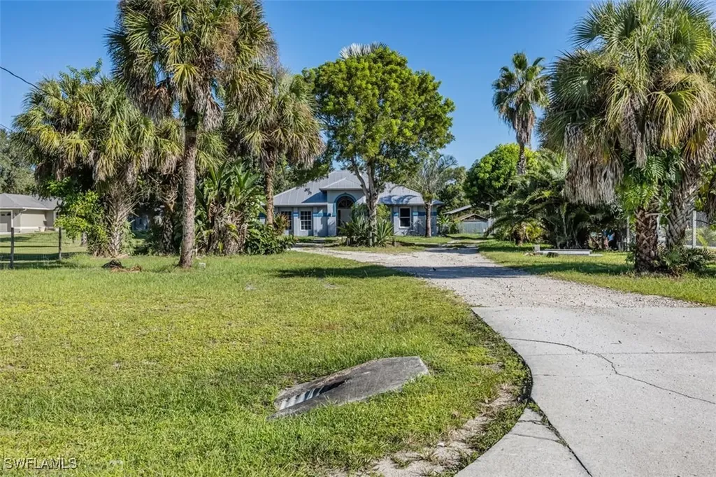 Naples FL, 161 18TH Avenue NE