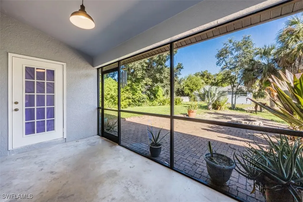 161 18th Avenue NE Naples FL 34120