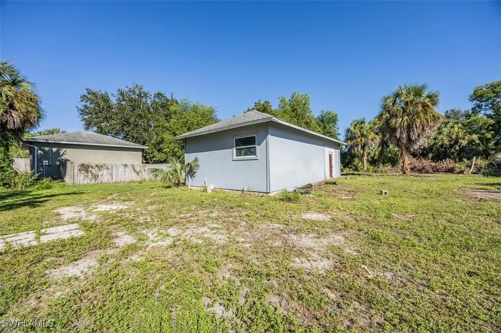 161 18th Avenue NE Naples FL 34120