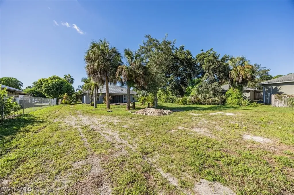 161 18th Avenue NE Naples FL 34120