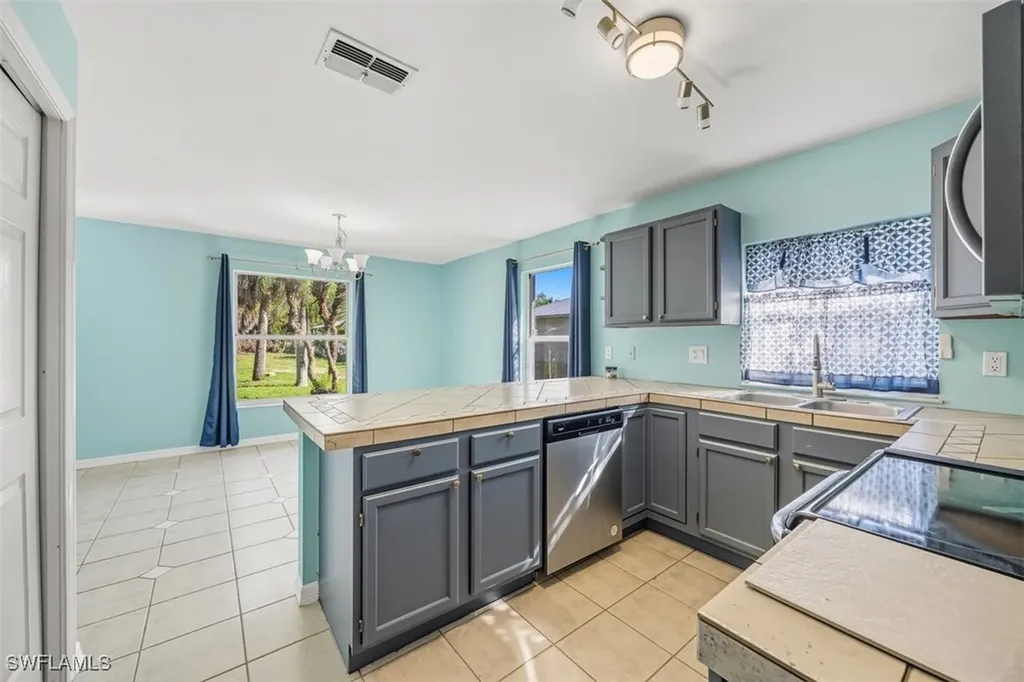 161 18th Avenue NE Naples FL 34120