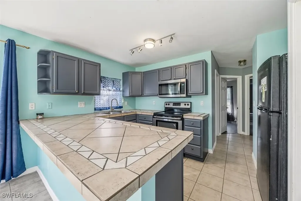 161 18th Avenue NE Naples FL 34120