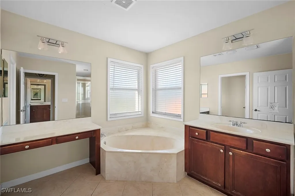 8542 Sumner Avenue Fort Myers FL 33908