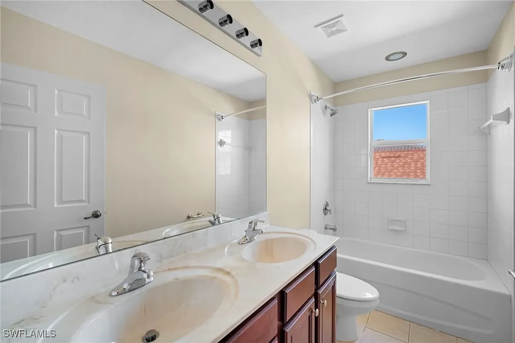 8542 Sumner Avenue Fort Myers FL 33908
