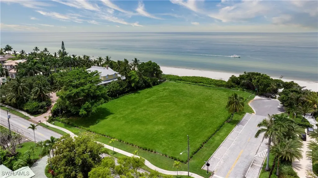 275 Gulf Shore Boulevard N Naples FL 34102