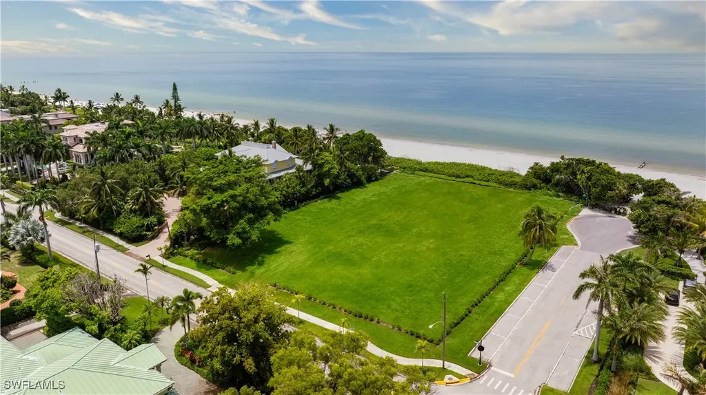 275 Gulf Shore Boulevard N Naples FL 34102