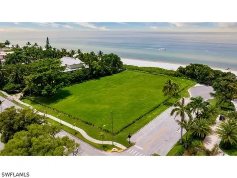 275 Gulf Shore Boulevard N Naples FL 34102