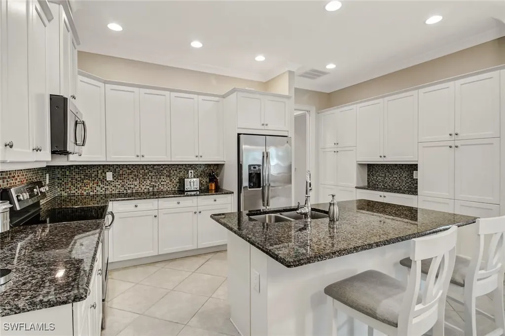 7194 Dominica Drive Naples FL 34113