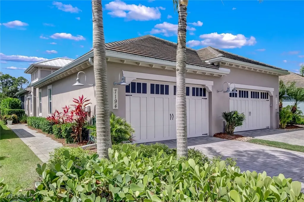 7194 Dominica Drive Naples FL 34113
