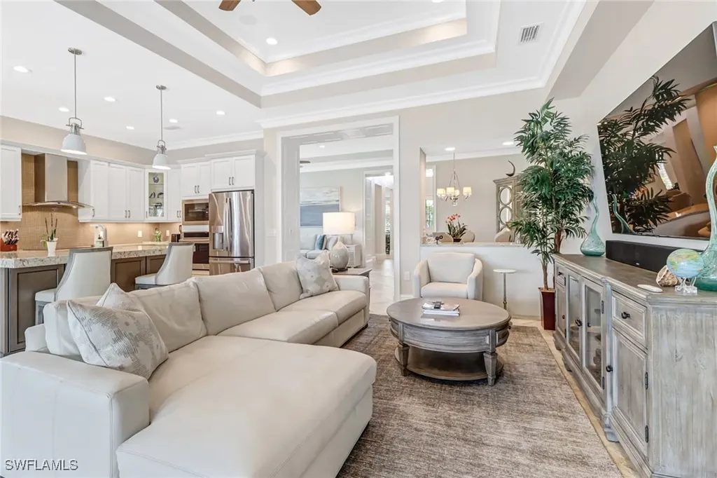 6487 Warwick Avenue Naples FL 34113