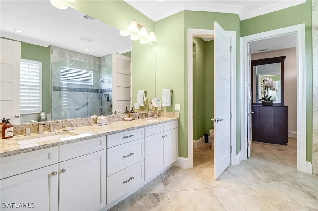 6487 Warwick Avenue Naples FL 34113