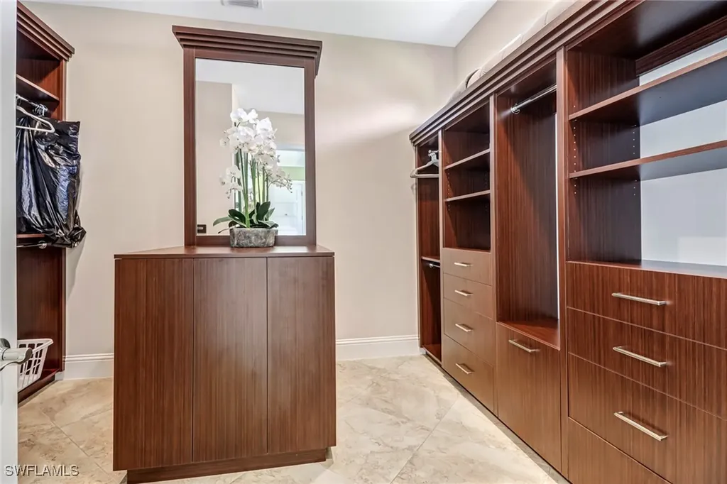 6487 Warwick Avenue Naples FL 34113