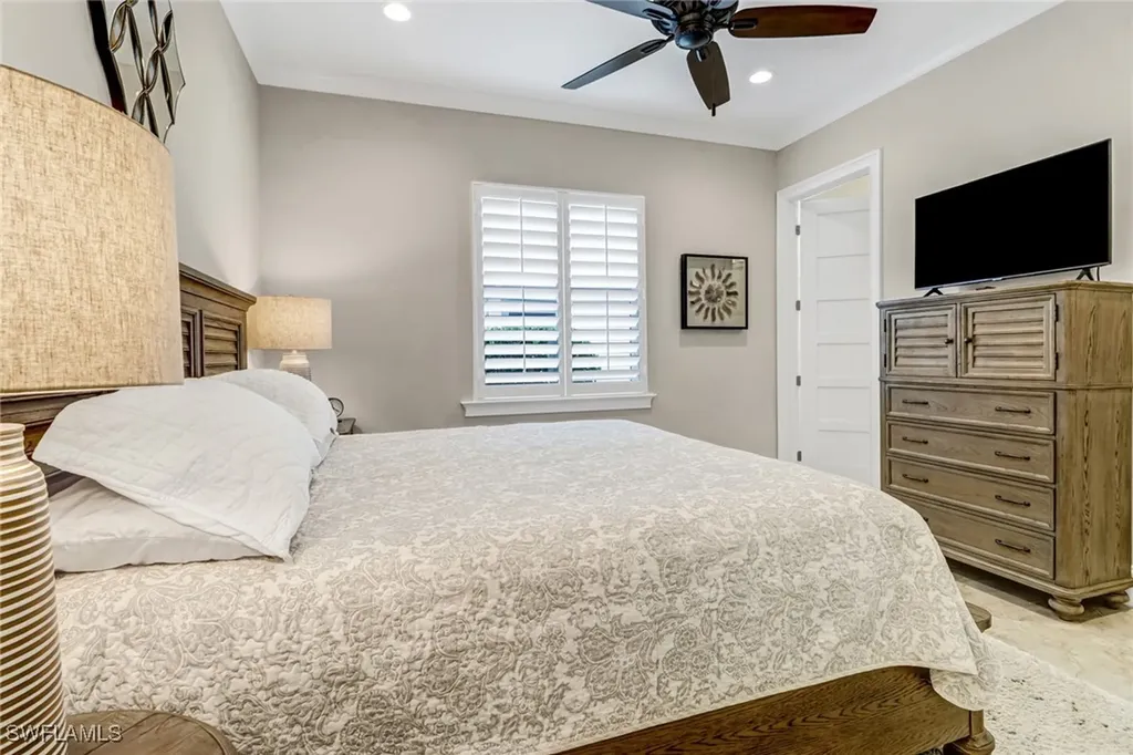 6487 Warwick Avenue Naples FL 34113