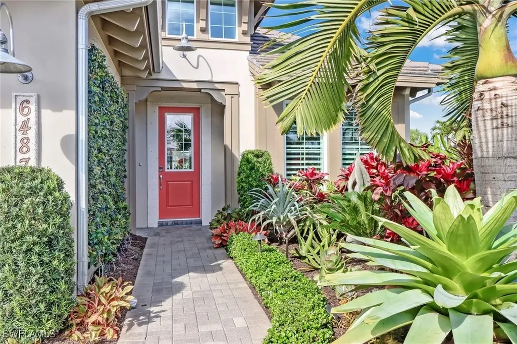 6487 Warwick Avenue Naples FL 34113