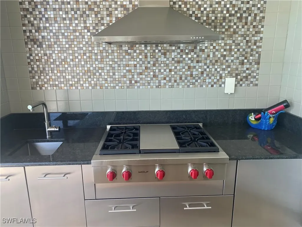 6487 Warwick Avenue Naples FL 34113
