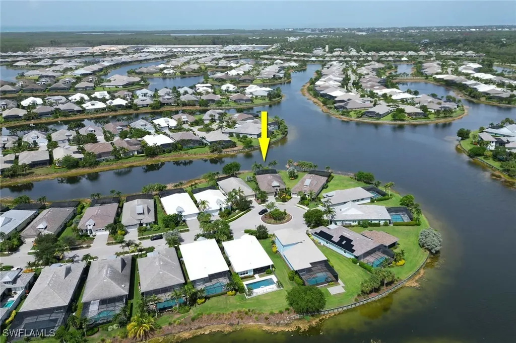 6487 Warwick Avenue Naples FL 34113