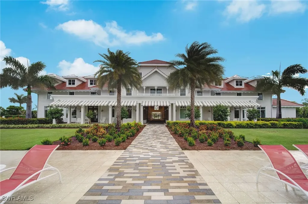 6487 Warwick Avenue Naples FL 34113