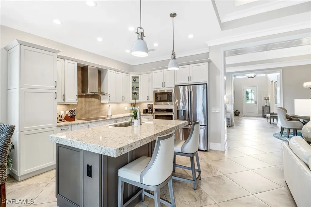 6487 Warwick Avenue Naples FL 34113