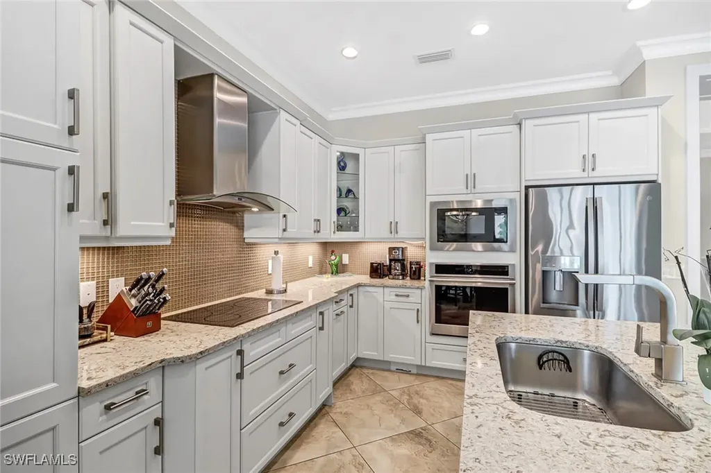 6487 Warwick Avenue Naples FL 34113