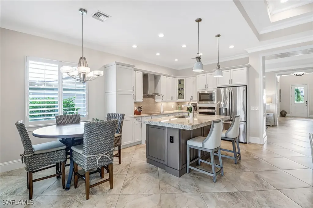6487 Warwick Avenue Naples FL 34113