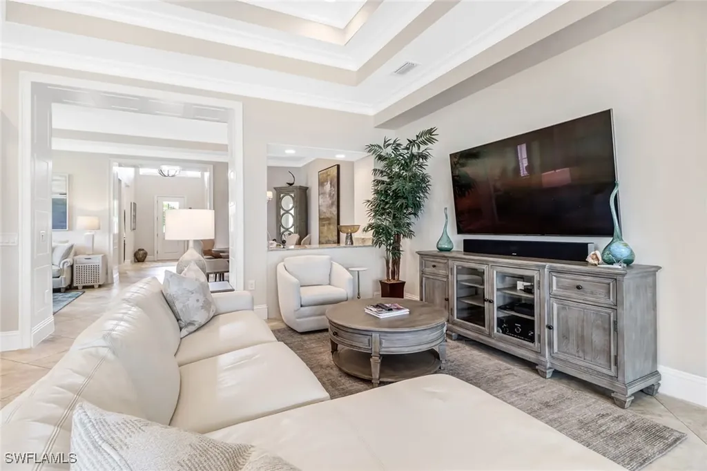 6487 Warwick Avenue Naples FL 34113