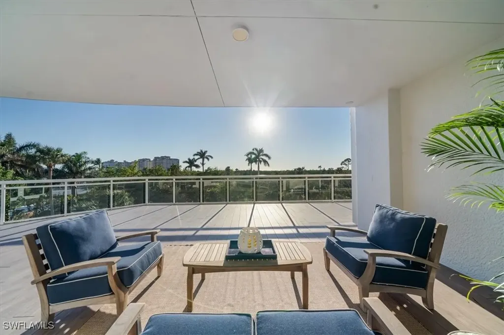 13915 Old Coast Road Naples FL 34110