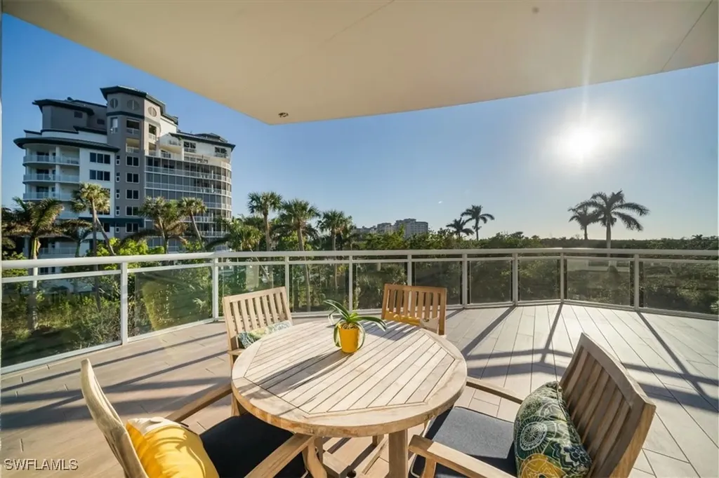 13915 Old Coast Road Naples FL 34110