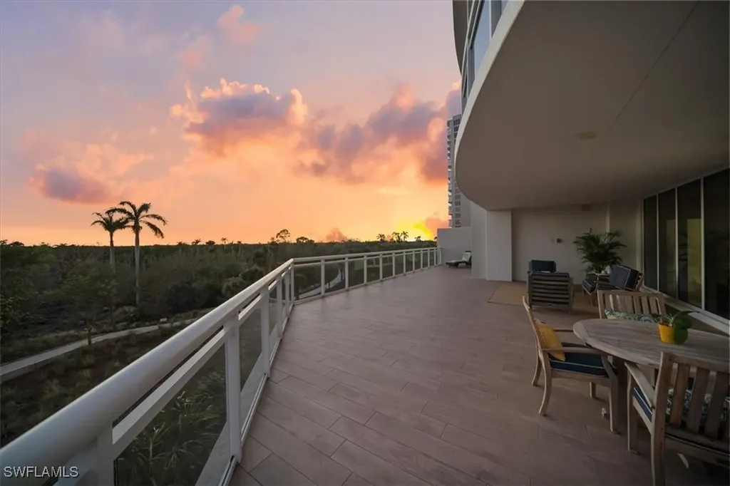 13915 Old Coast Road Naples FL 34110