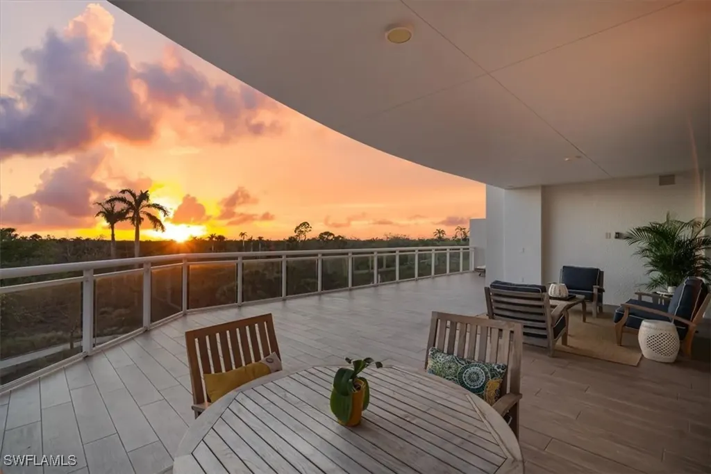 13915 Old Coast Road Naples FL 34110