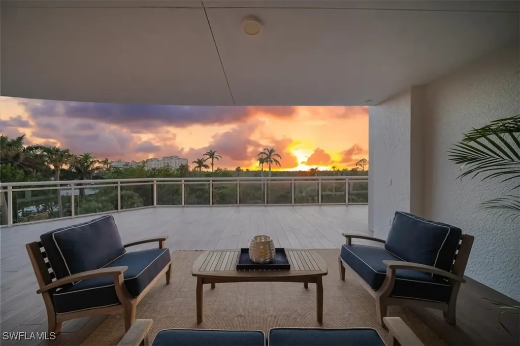 13915 Old Coast Road Naples FL 34110