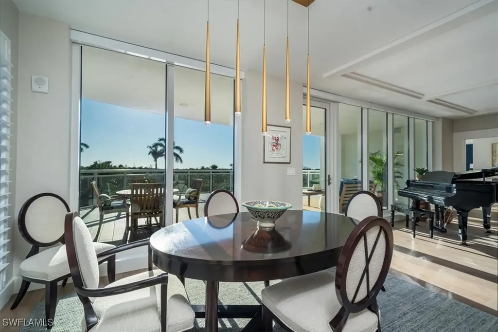 13915 Old Coast Road Naples FL 34110