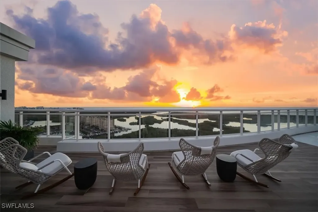 13915 Old Coast Road Naples FL 34110