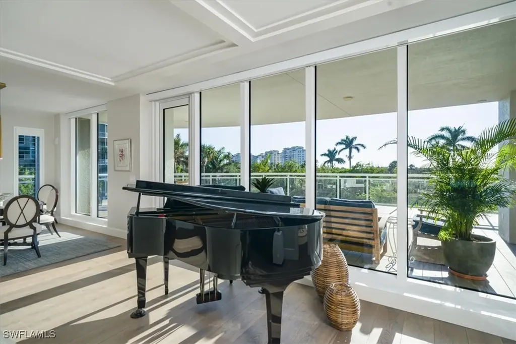 13915 Old Coast Road Naples FL 34110