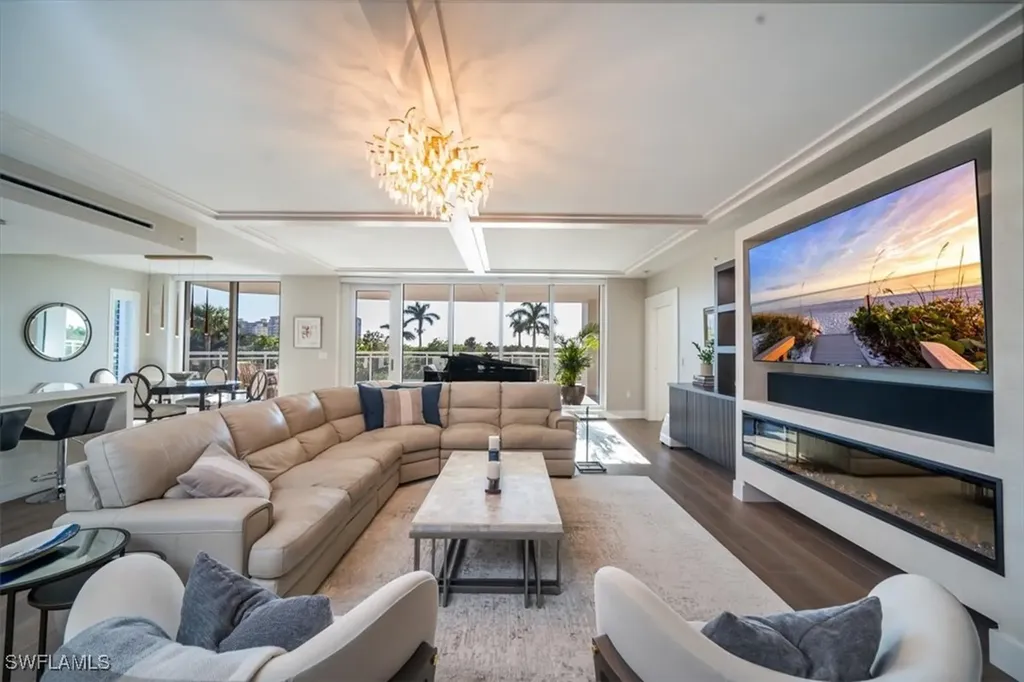 13915 Old Coast Road Naples FL 34110