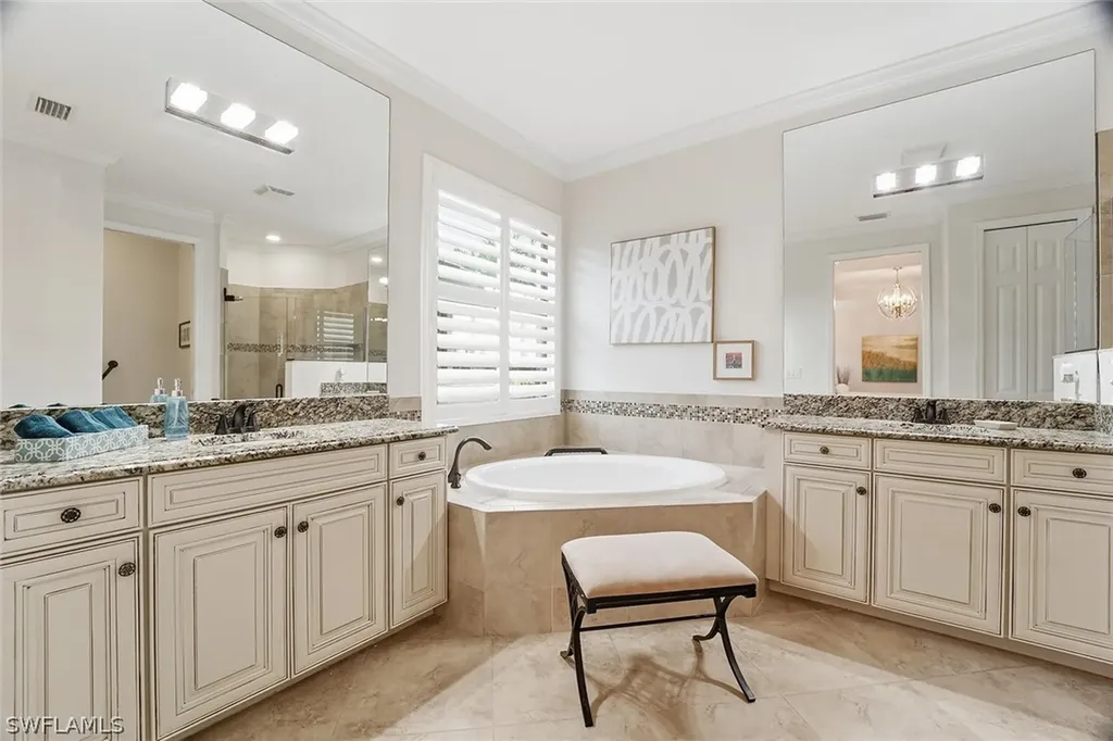 2906 Aviamar Circle Naples FL 34114