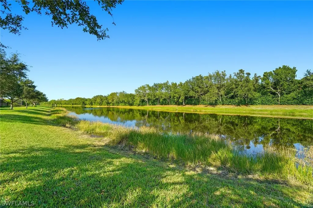 2906 Aviamar Circle Naples FL 34114