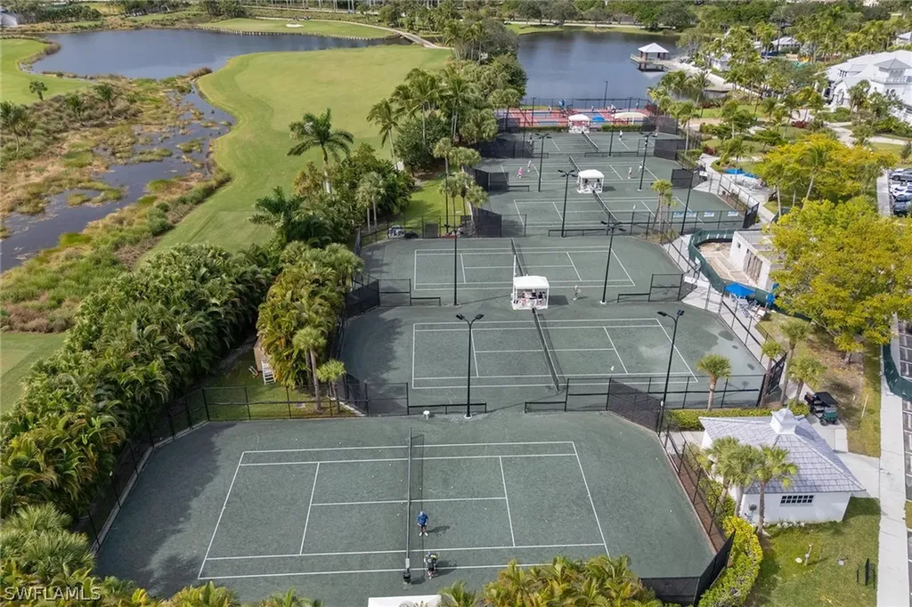 2906 Aviamar Circle Naples FL 34114