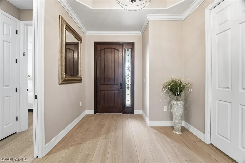 2906 Aviamar Circle Naples FL 34114