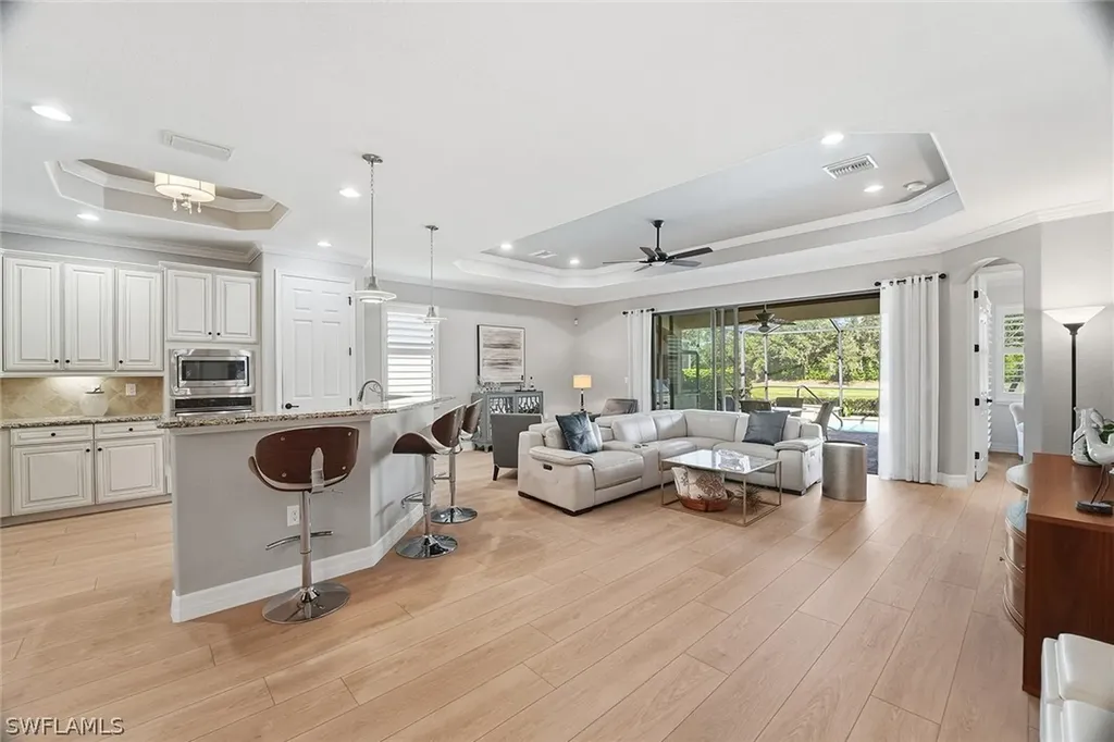 2906 Aviamar Circle Naples FL 34114