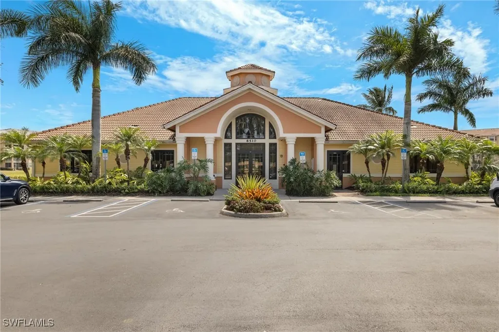 8550 Kingbird Loop Estero FL 33967