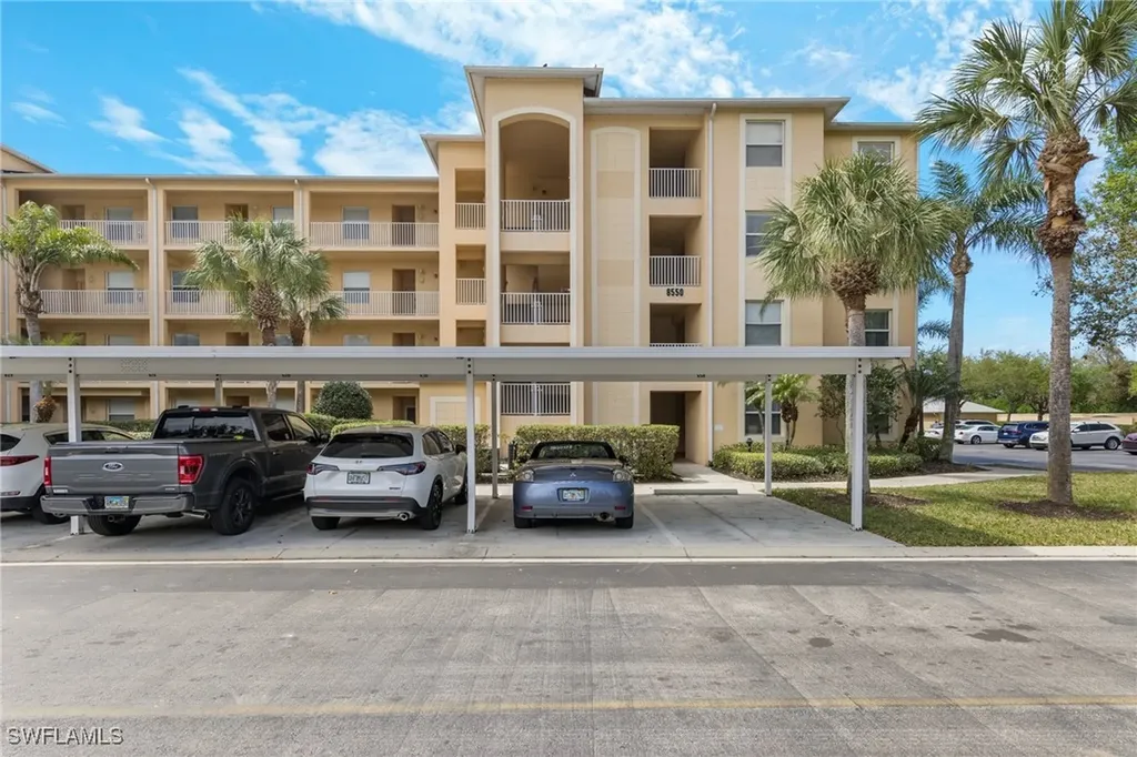 8550 Kingbird Loop Estero FL 33967
