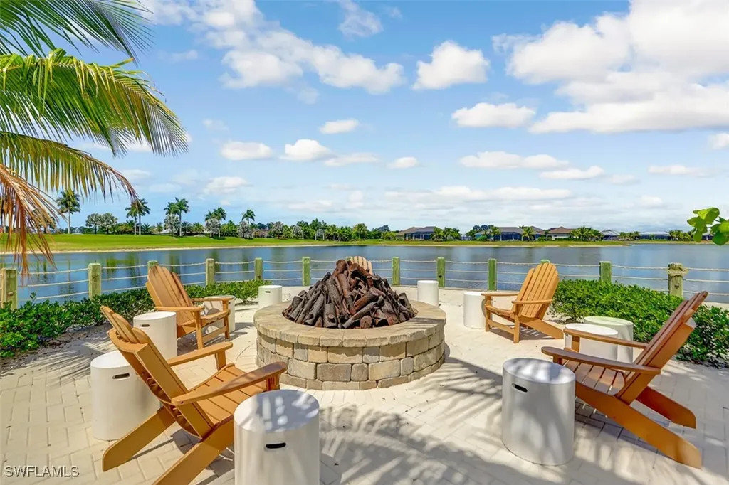 14663 Edgewater Circle Naples FL 34114