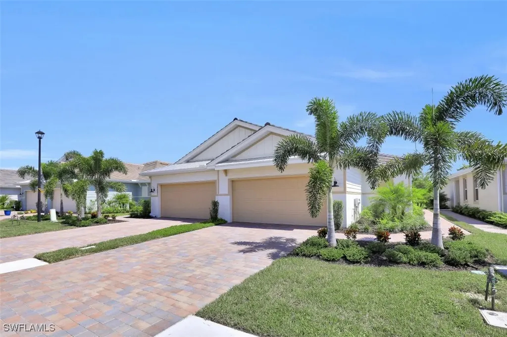 14663 Edgewater Circle Naples FL 34114