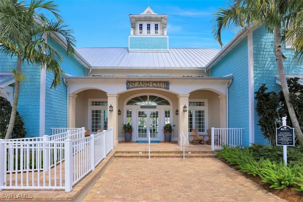 14663 Edgewater Circle Naples FL 34114