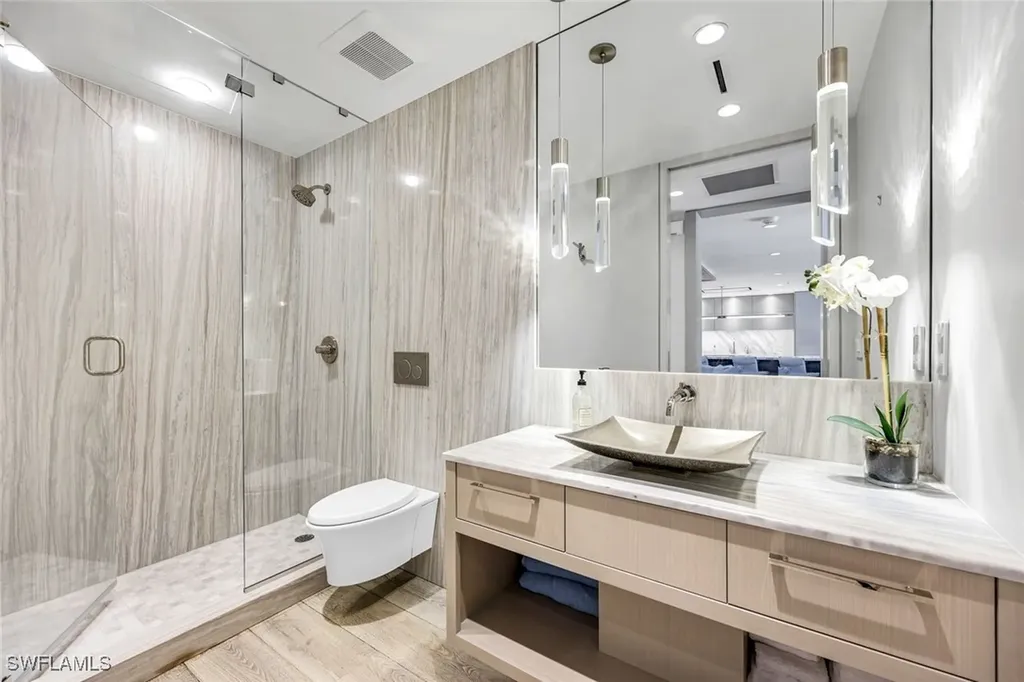 295 5th Avenue S Naples FL 34102