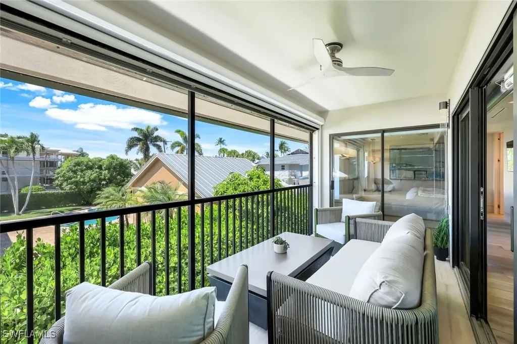 295 5th Avenue S Naples FL 34102