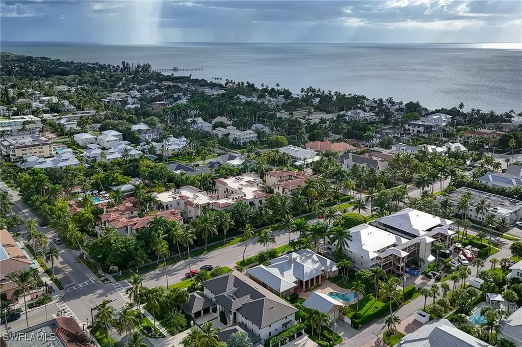 295 5th Avenue S Naples FL 34102