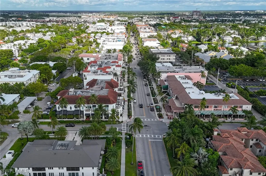 295 5th Avenue S Naples FL 34102