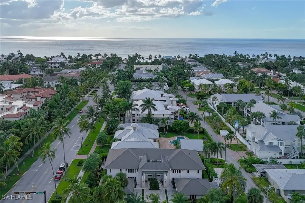 295 5th Avenue S Naples FL 34102