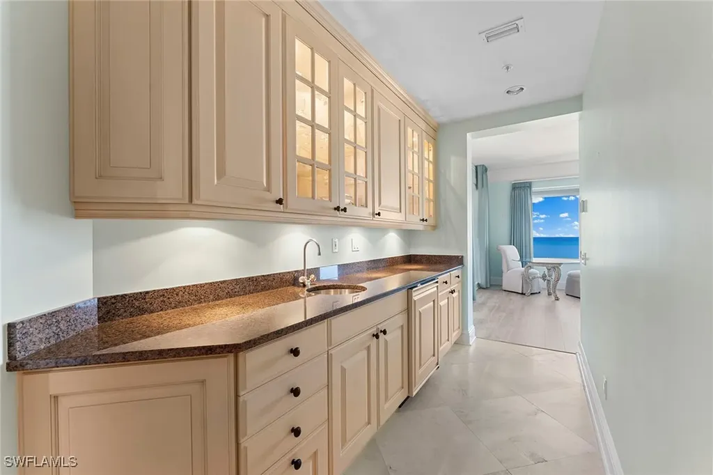 81 Seagate Drive Naples FL 34103
